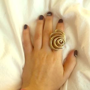 Stretch statement ring